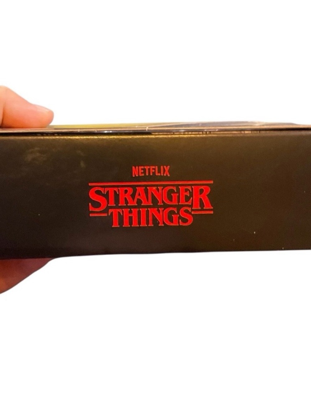 Netflix Stranger Things Hopper & Eleven Action Figure Set - Yellow - Picture 10 of 10